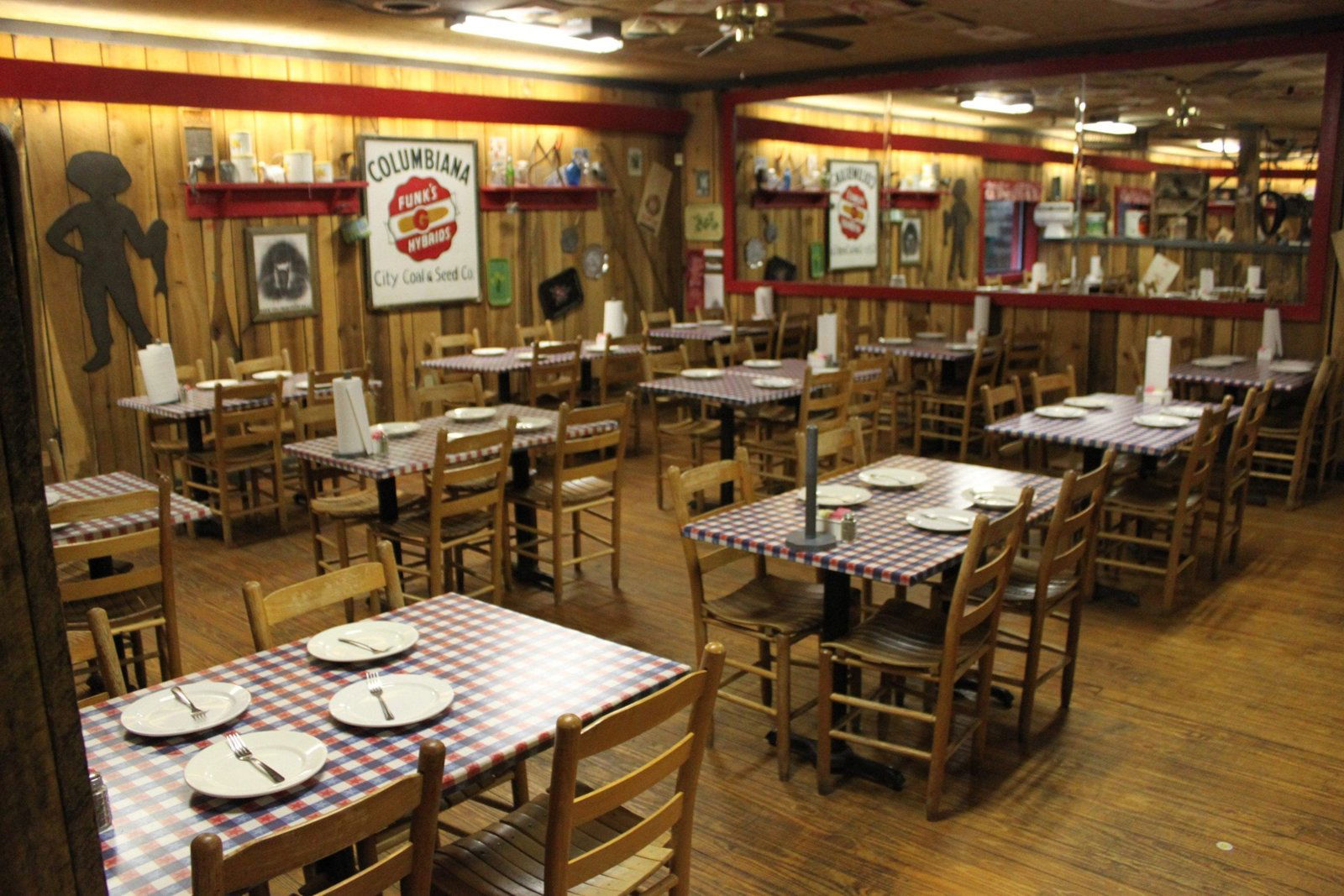 Huck Finn's Catfish, Restaurant in Pigeon Forge
