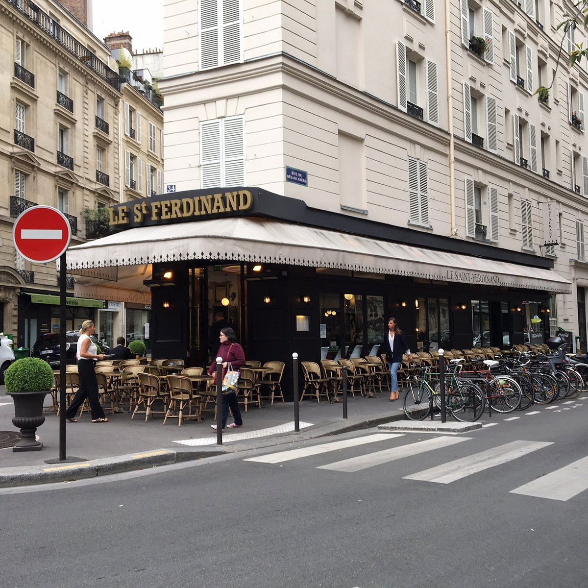 Le Saint Ferdinand, Restaurant in Paris