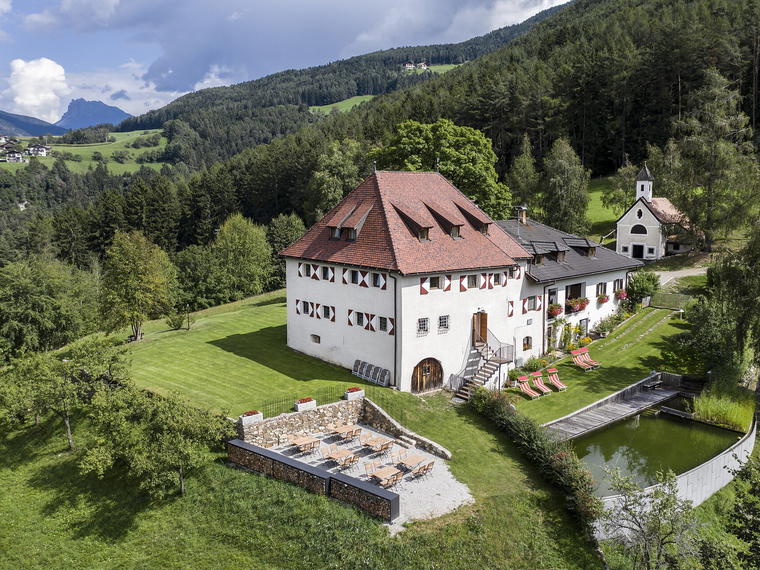 Ansitz Fonteklaus, Laion, Italy