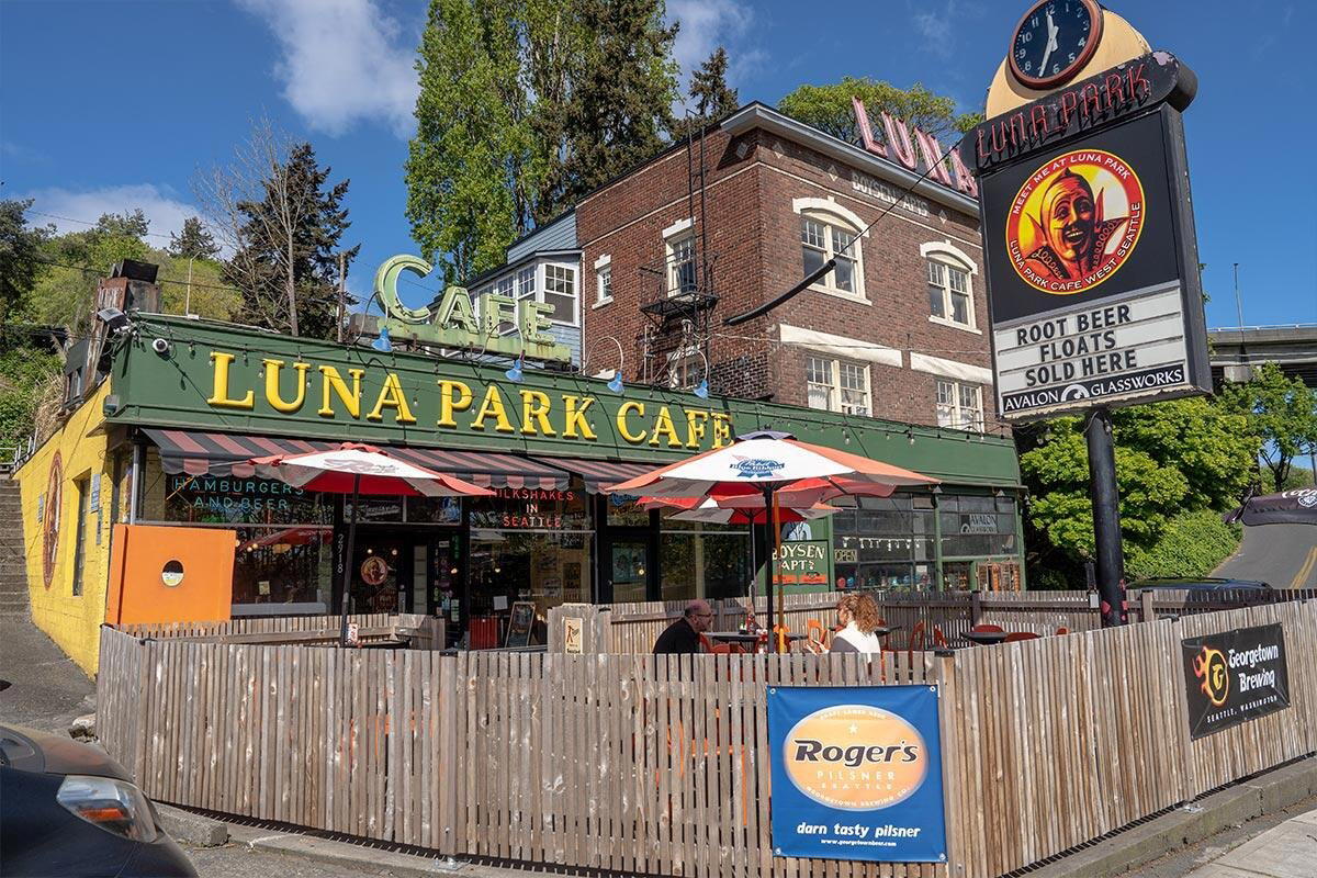 Luna Park Cafe restaurant in Seattle, United States