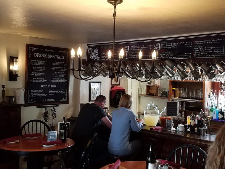 Hunter's Head Tavern, Upperville, United States