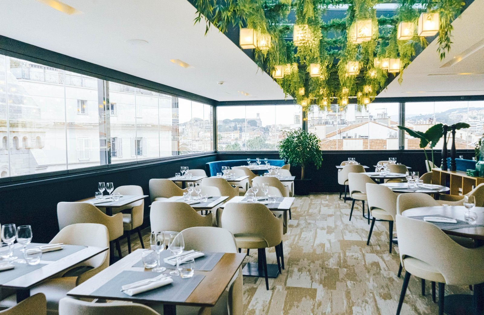 Le Restaurant Panoramique by Le Roof