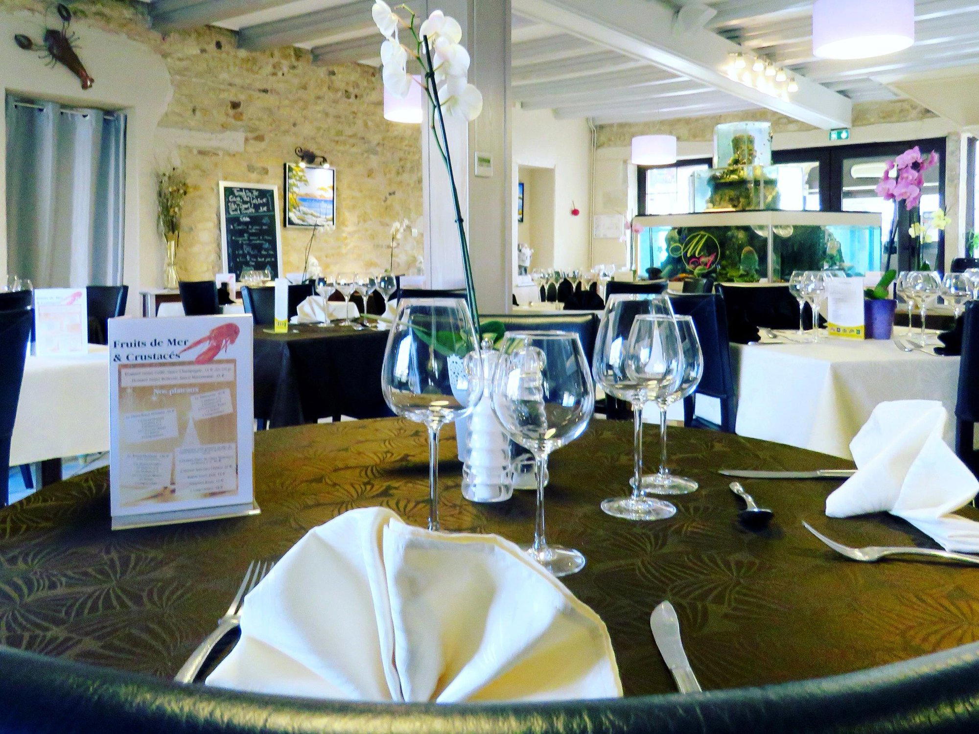 Les Marronniers d'Arc restaurant in Arc Sur Tille, France