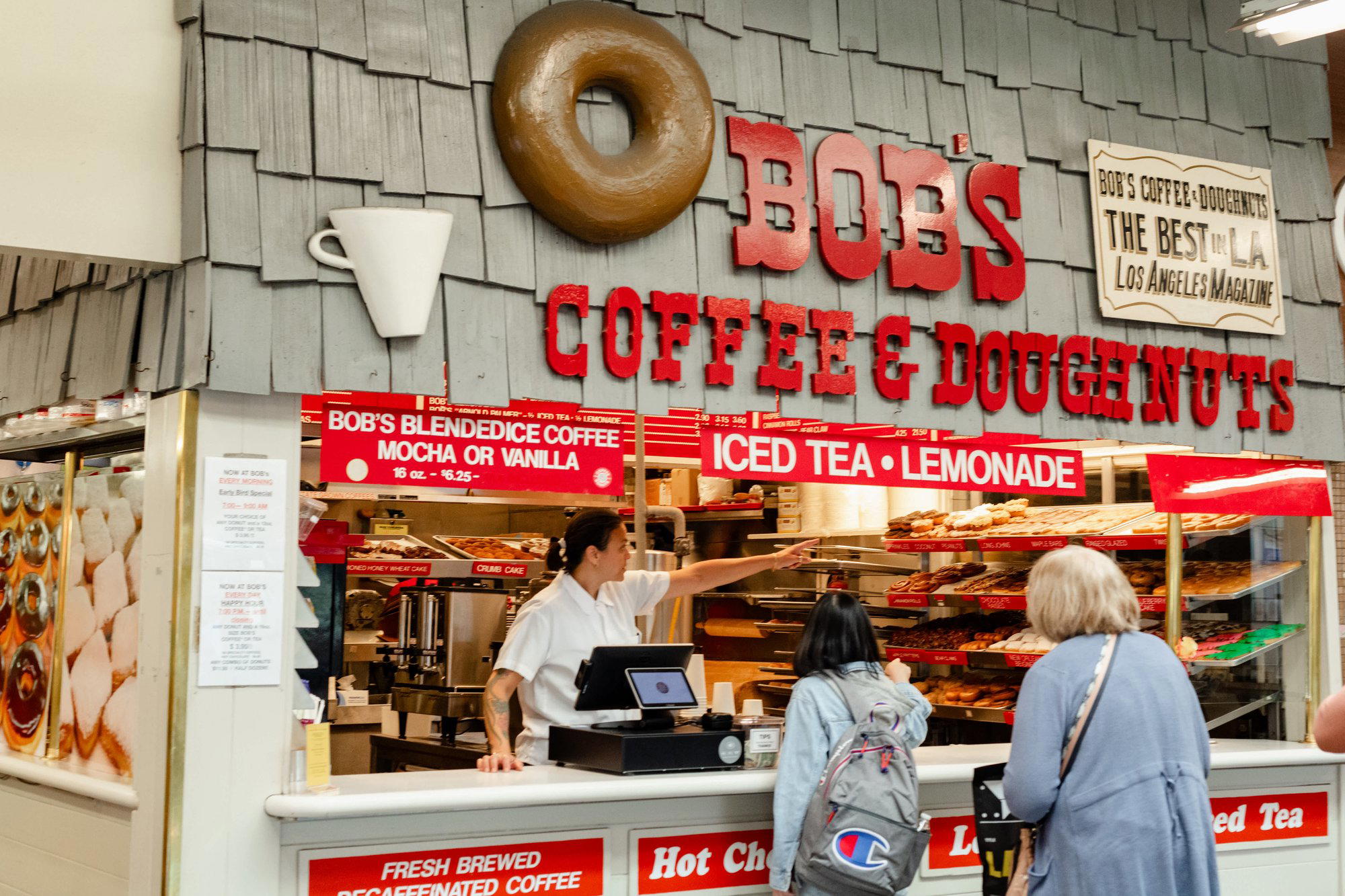 Bob's Coffee & Doughnuts restaurant in Los Angeles, United States