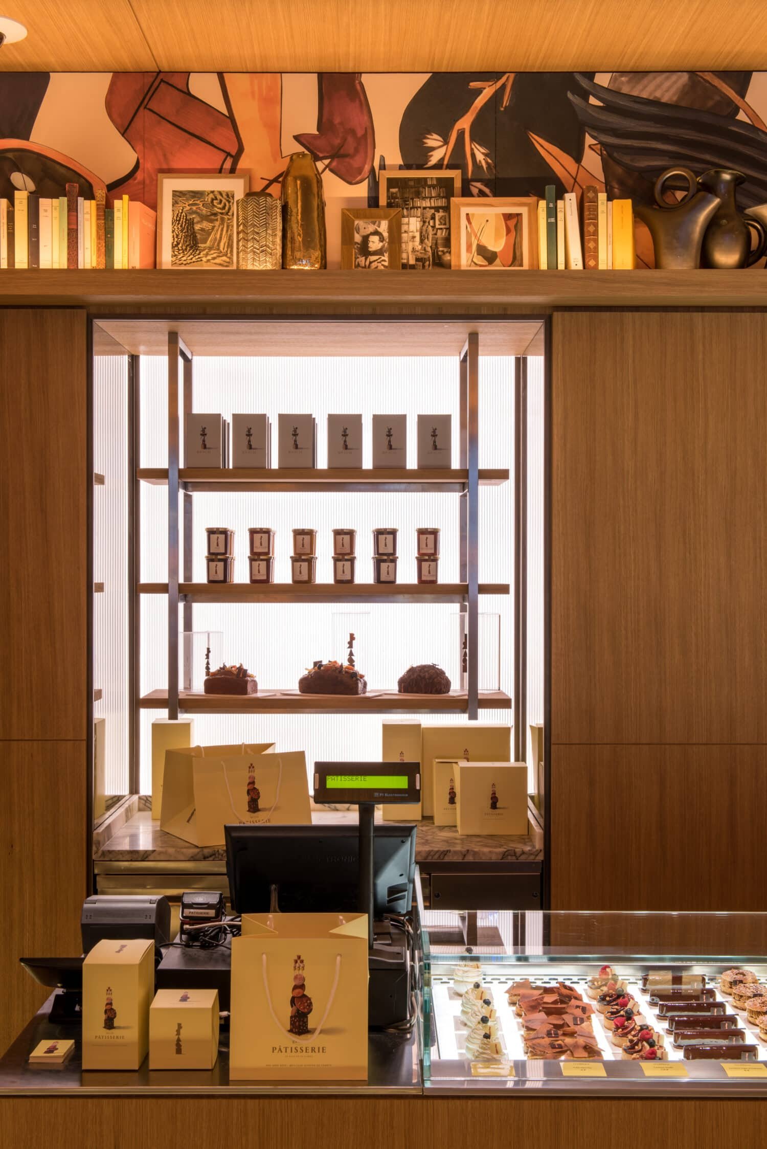 Brach Pastry Shop Corner, Restaurant in Paris