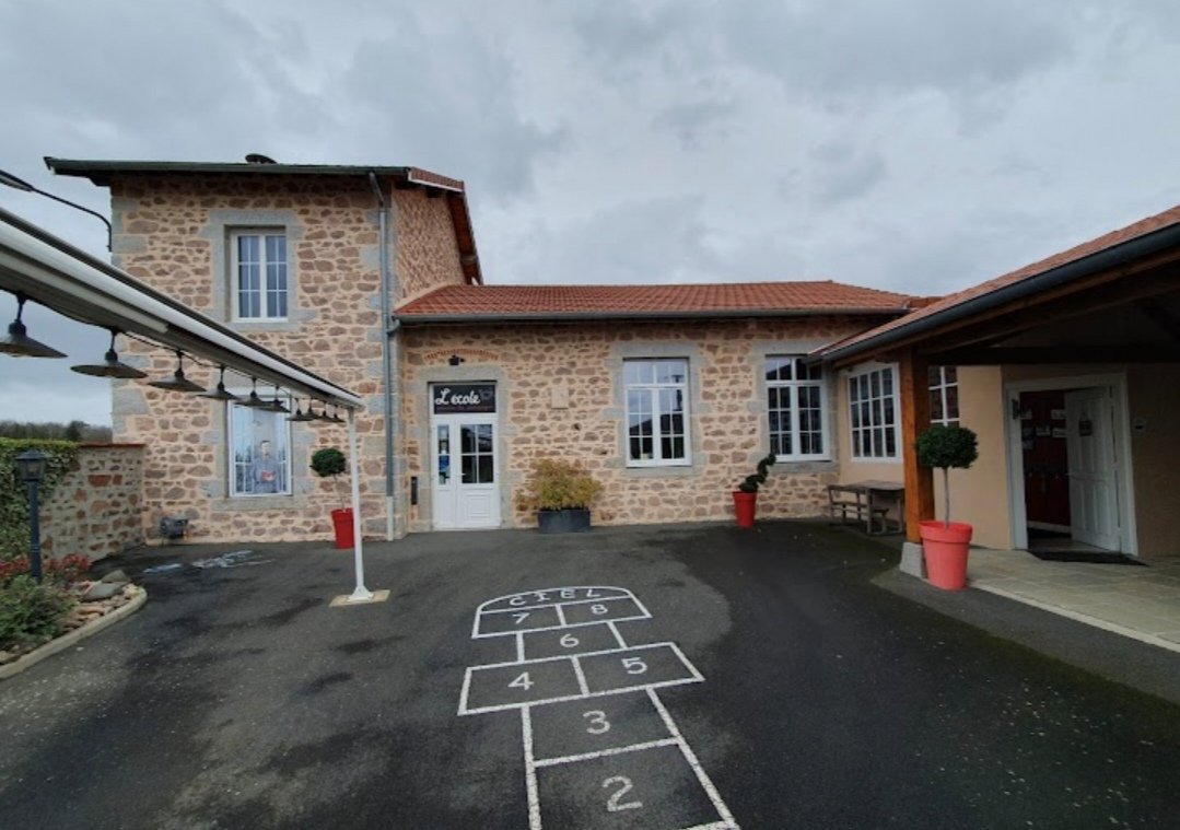 L'Ecole restaurant in Saint Martin Lestra, France