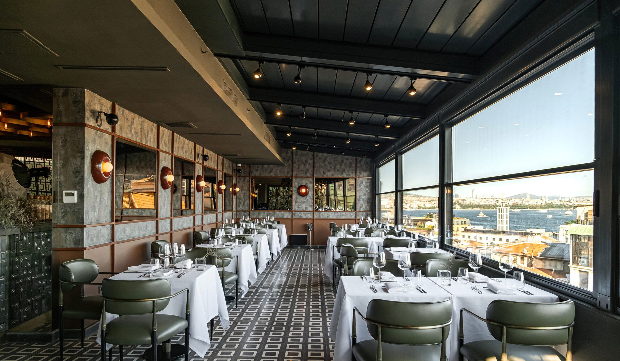 Tuzz, Restaurant in Istanbul