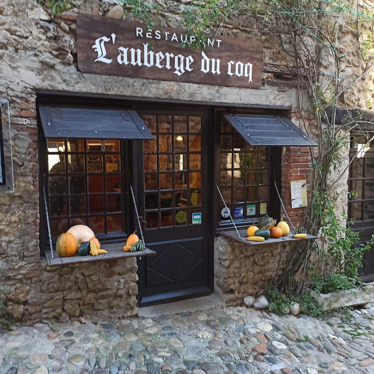 L'Auberge du Coq restaurant in Perouges, France