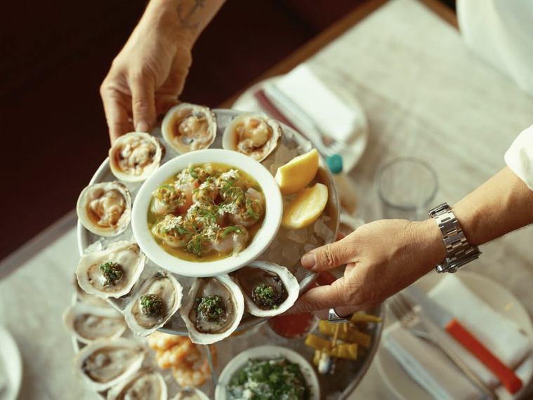 Queen St. Raw Bar & Grill, Los Angeles, United States