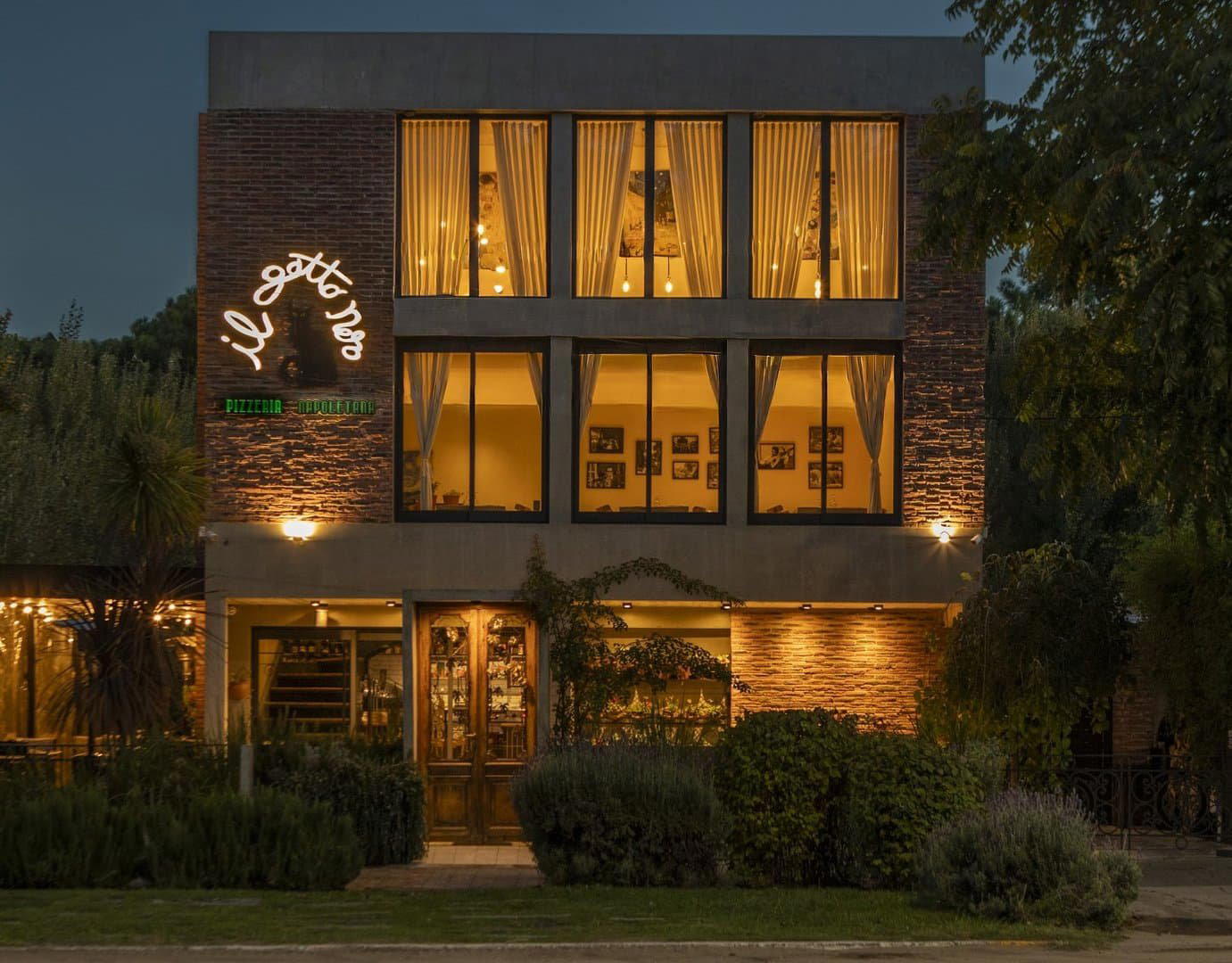 Il Gatto Nero restaurant in Valeria Del Mar, Argentina