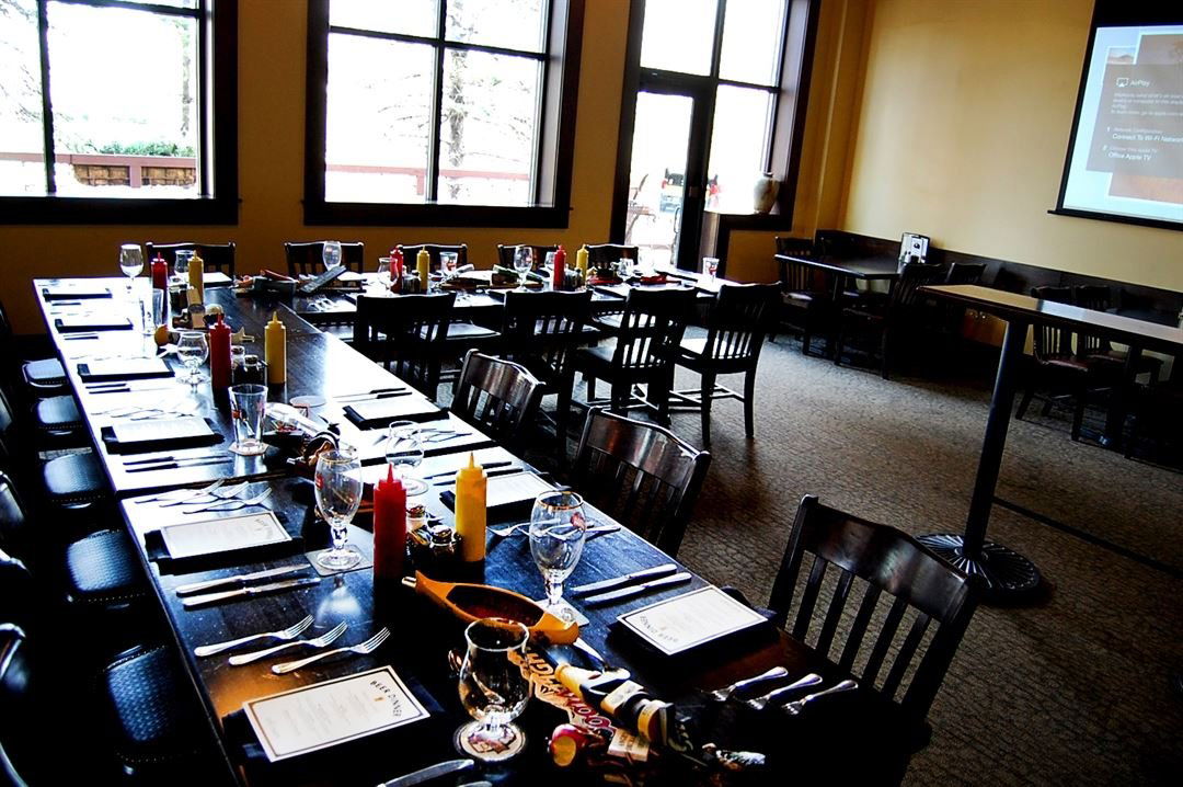 Gold Nugget Tavern & Grille, Restaurant in Minnetonka
