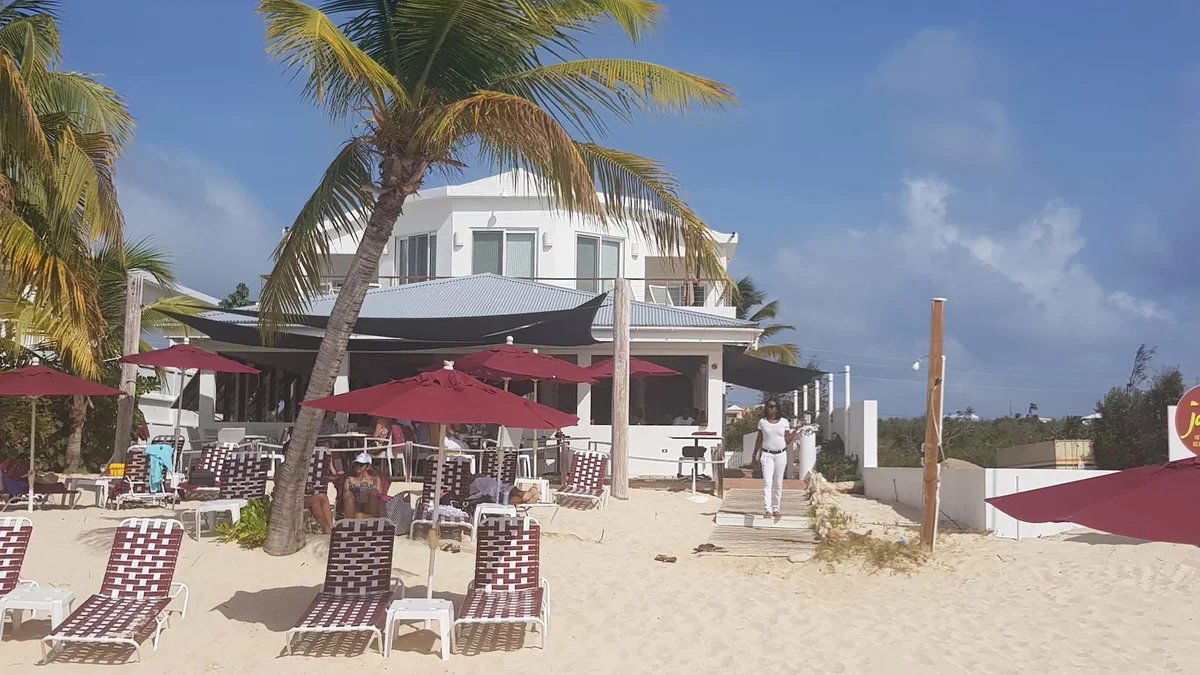 Jacala Beach Restaurant, Restaurant in Meads Bay