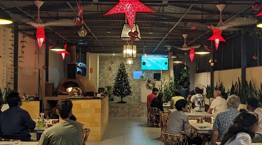 Canvas Restaurant & Pizzeria