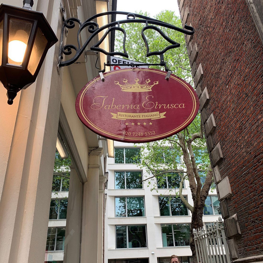 Taberna Etrusca, Restaurant in London