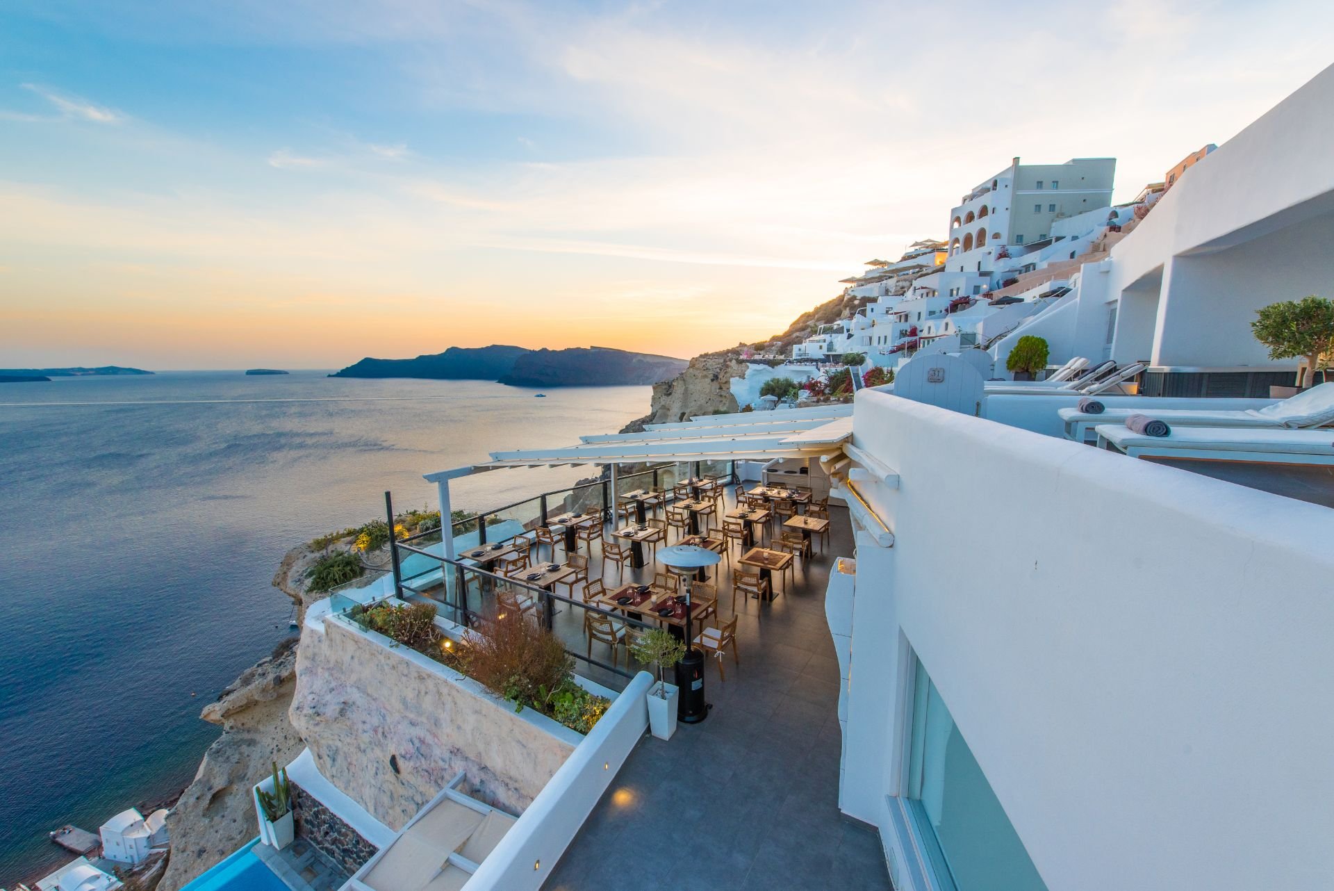 Black Rock Restaurant restaurant in Oia, Greece
