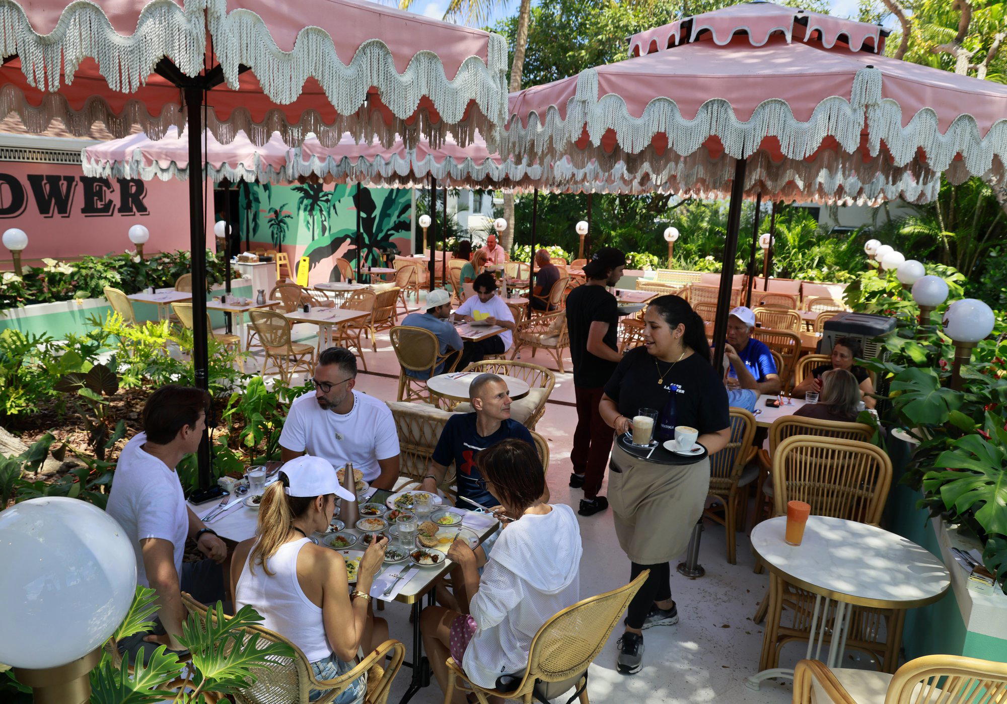 Cafe Landwer restaurant in Hallandale Beach, United States