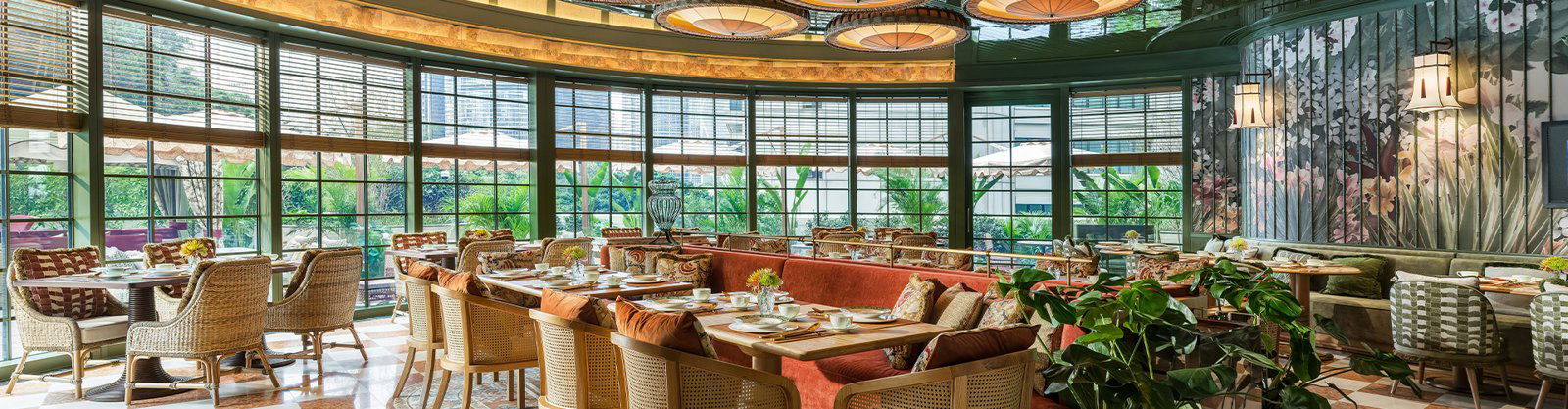 Lobster Bar & Grill at Shangri-la, Restaurant in Hong Kong