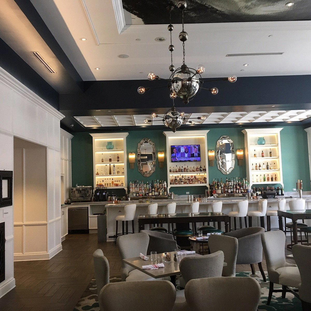 Poets Modern Cocktails & Eats restaurant in Baltimore, United States
