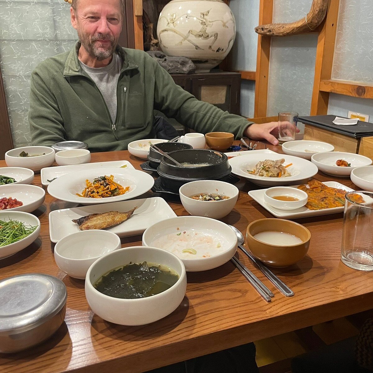 Hongsi Hanjeongsik restaurant in Gyeongju, South Korea