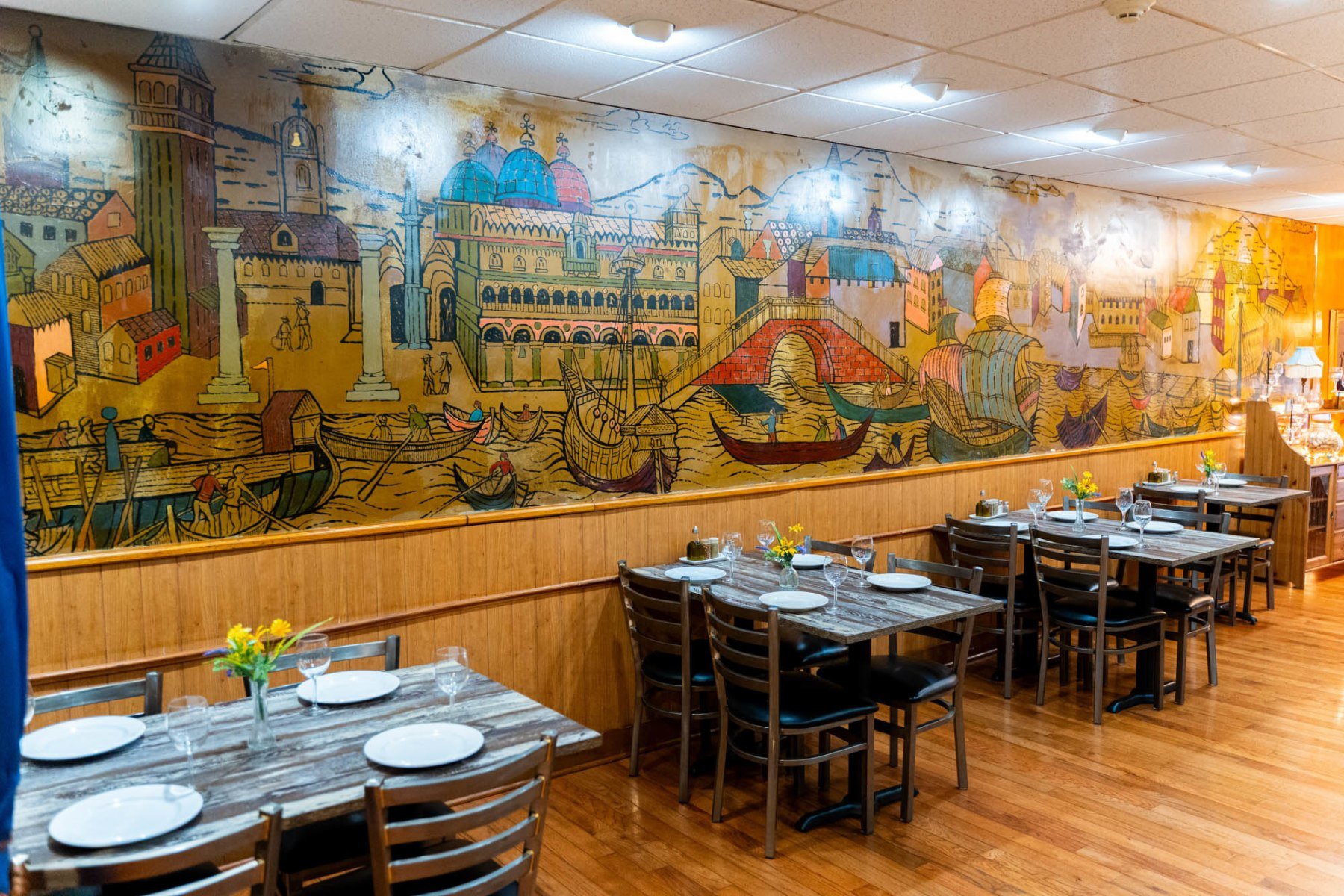 TreVi Cucina Italiano restaurant in Glenside, United States