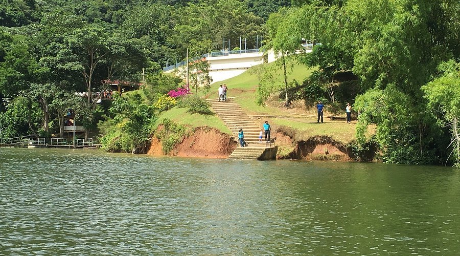 Lago Dos Bocas, Arecibo, Puerto Rico