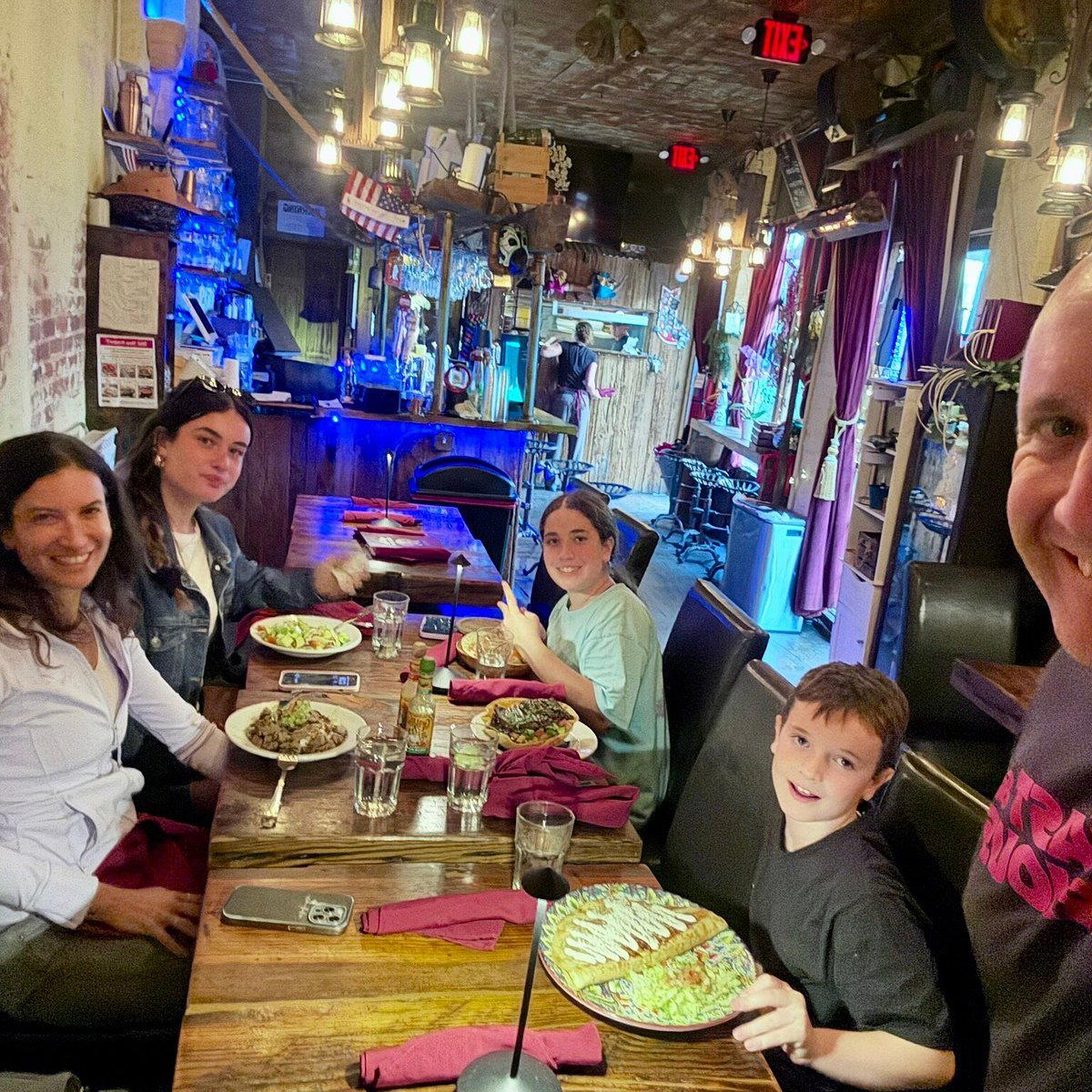 Los Dos Hermanos restaurant in New York City, United States