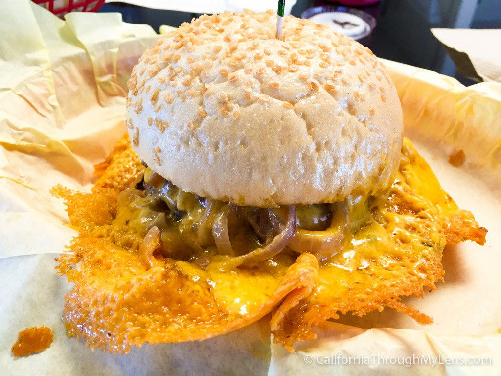 Squeeze Burger restaurant in Sacramento, United States