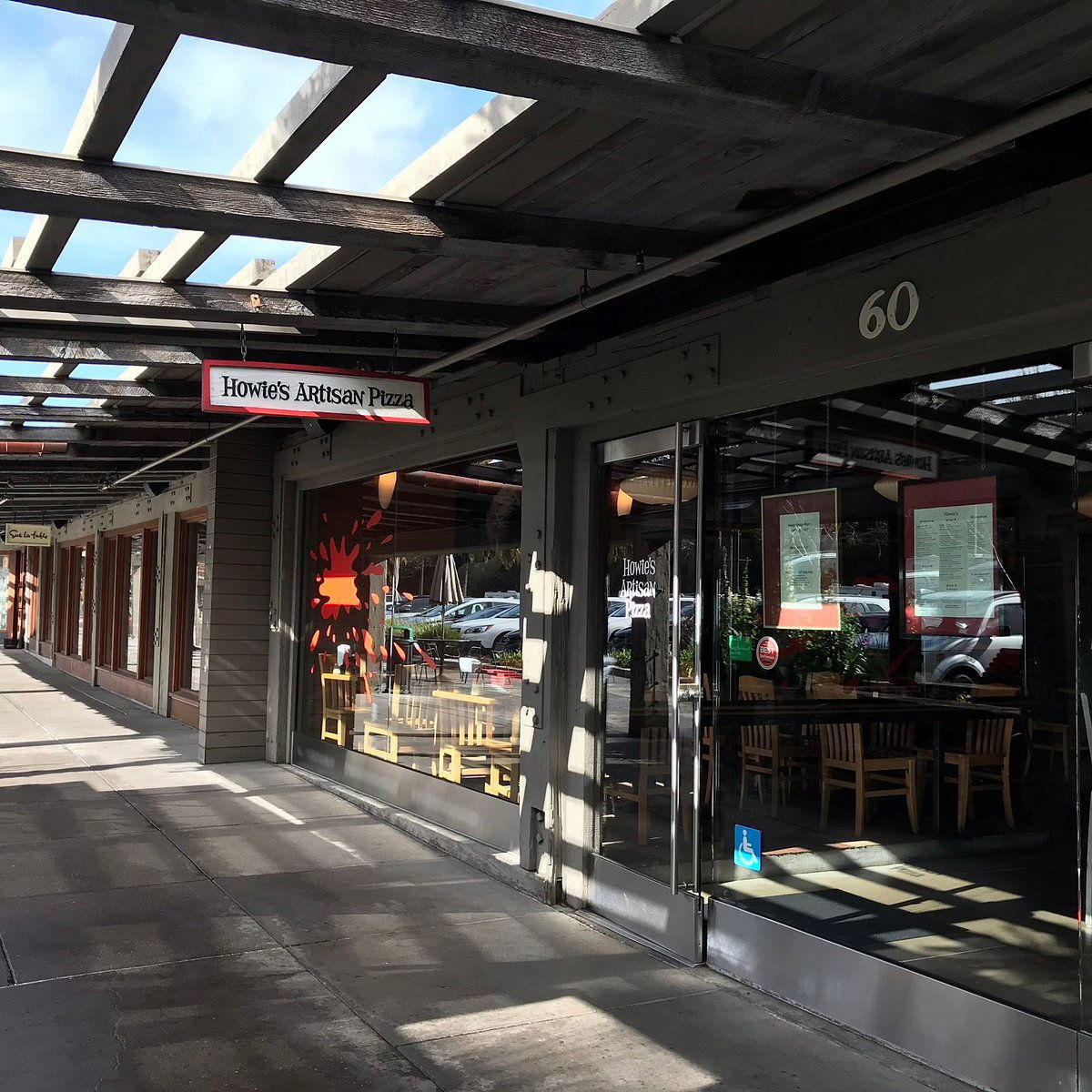 Howie's Artisan Pizza, Restaurant in Palo Alto
