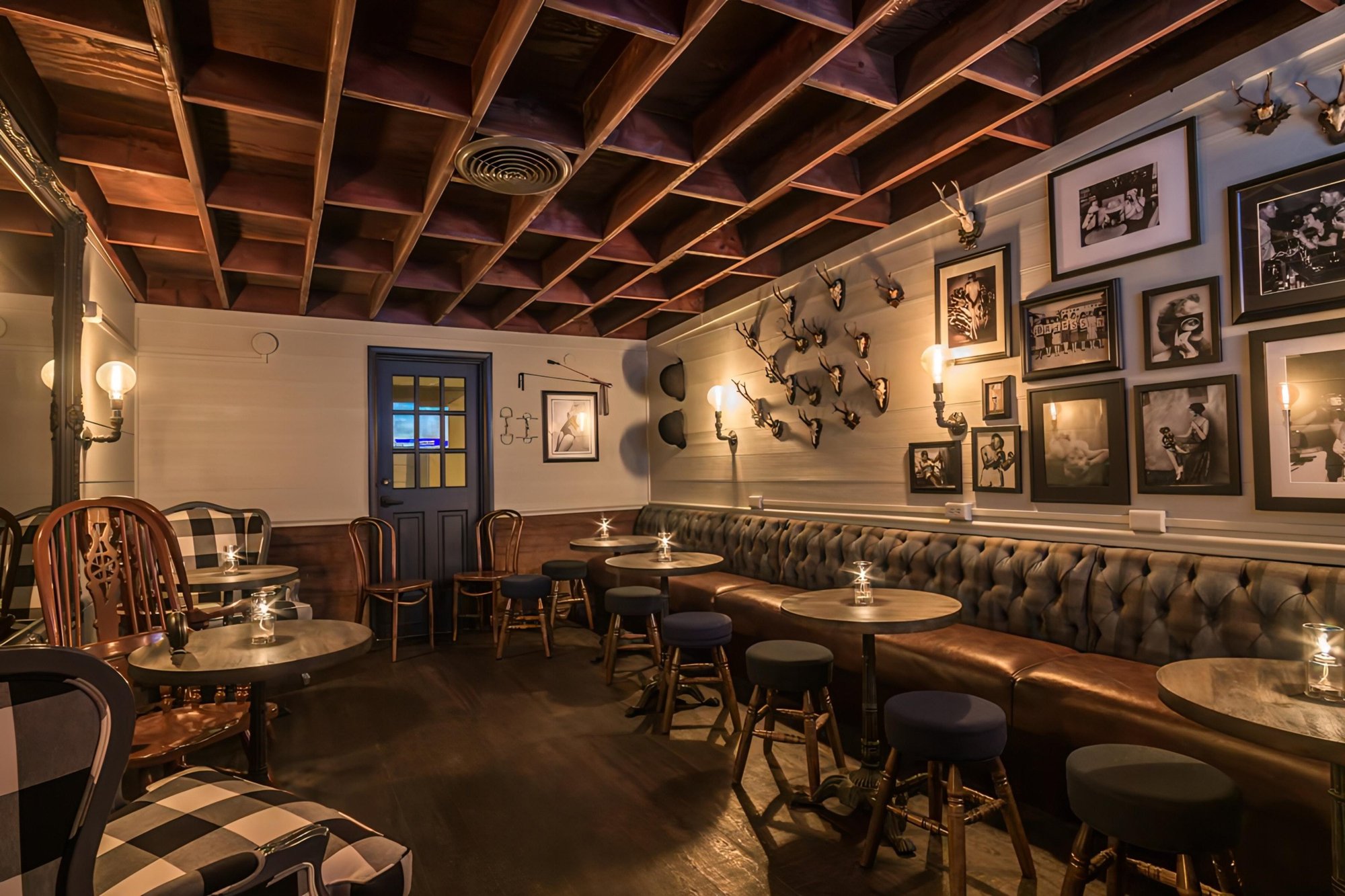 Royal Hen, Restaurant in Newport Beach
