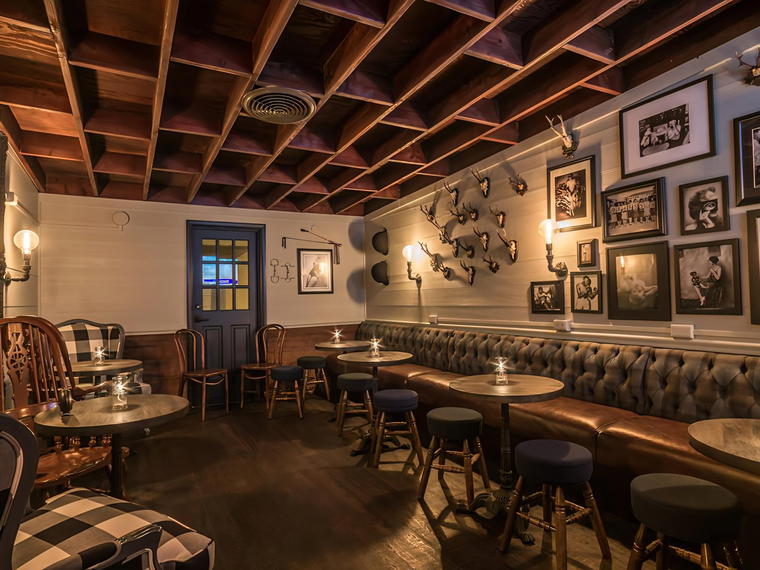 Royal Hen, Newport Beach, United States