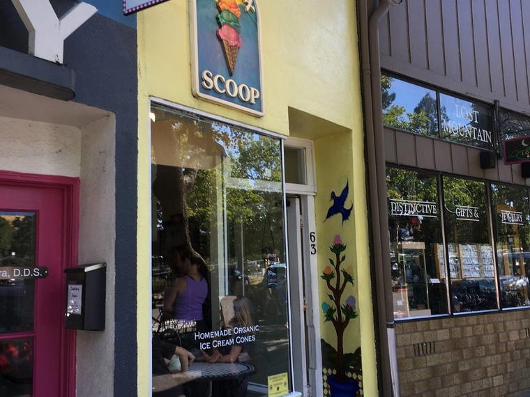 Fairfax Scoop, Fairfax, United States