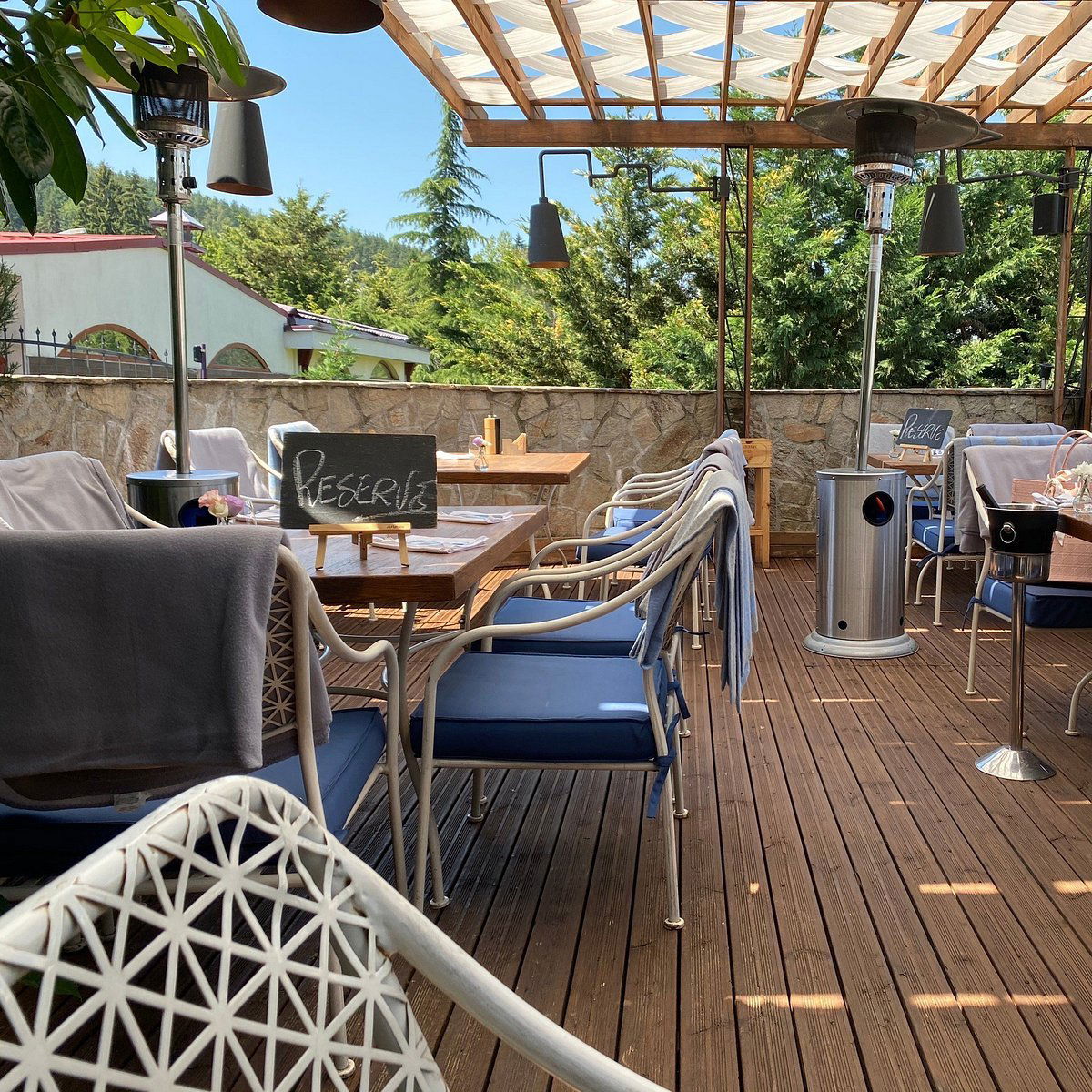 Cinecittà, Restaurant in Boyana