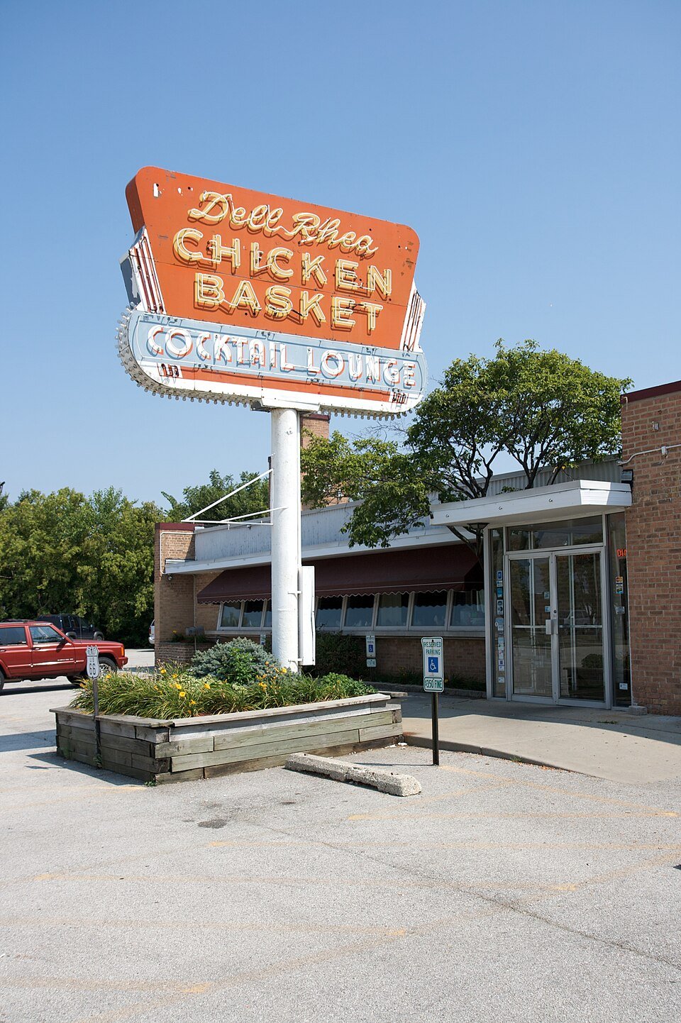 Dell Rhea's Chicken Basket, Willowbrook, United States