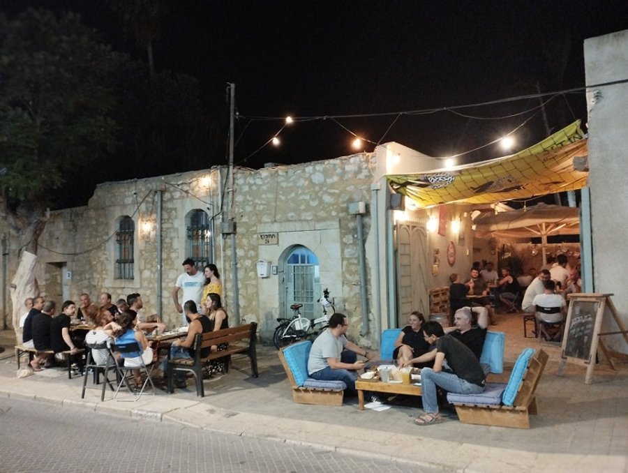 בית הבירה של באר שבע B7 Beer House restaurant in Beersheba, Israel