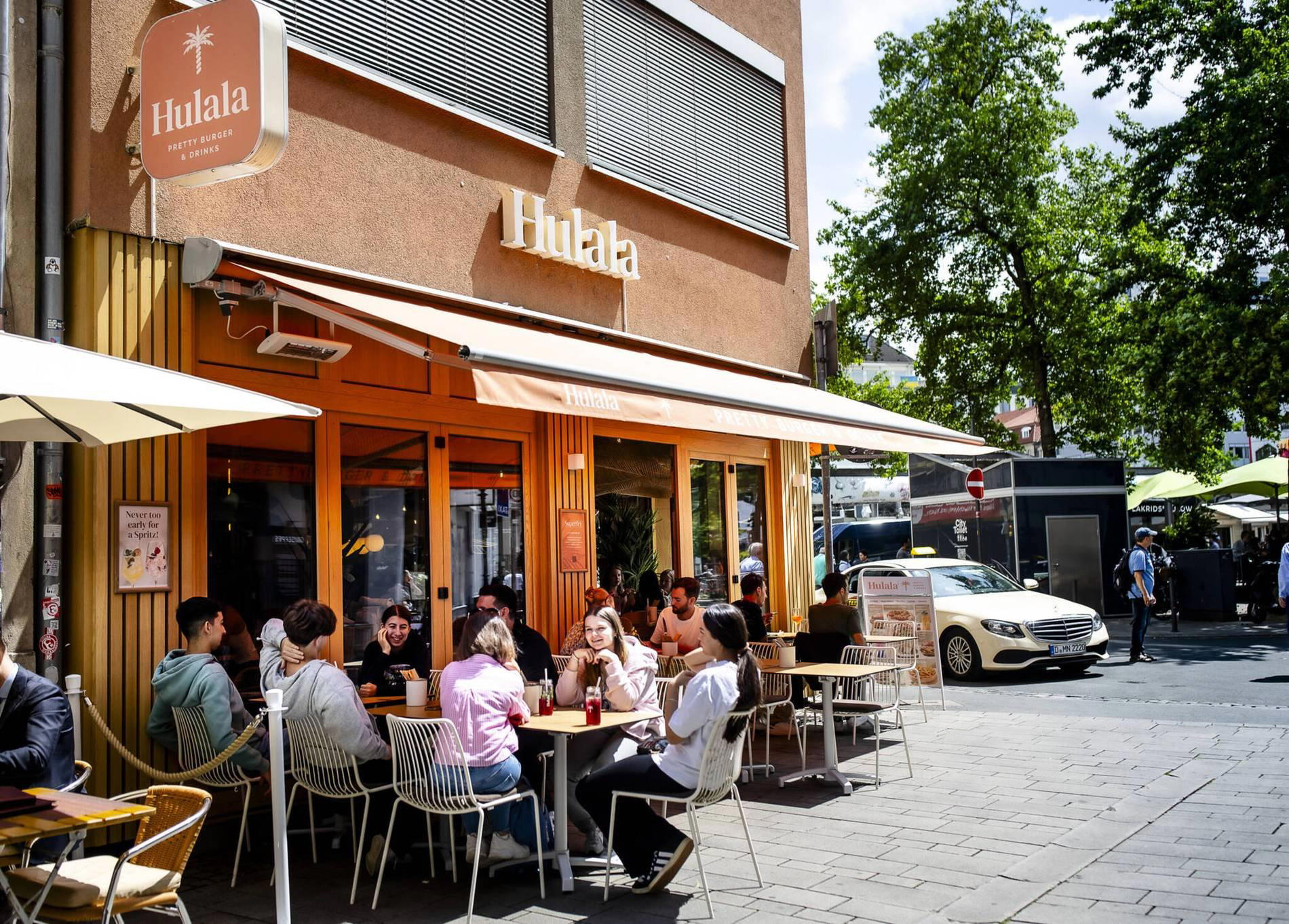 Hulala – Pretty Burger & Drinks restaurant in Düsseldorf, Germany