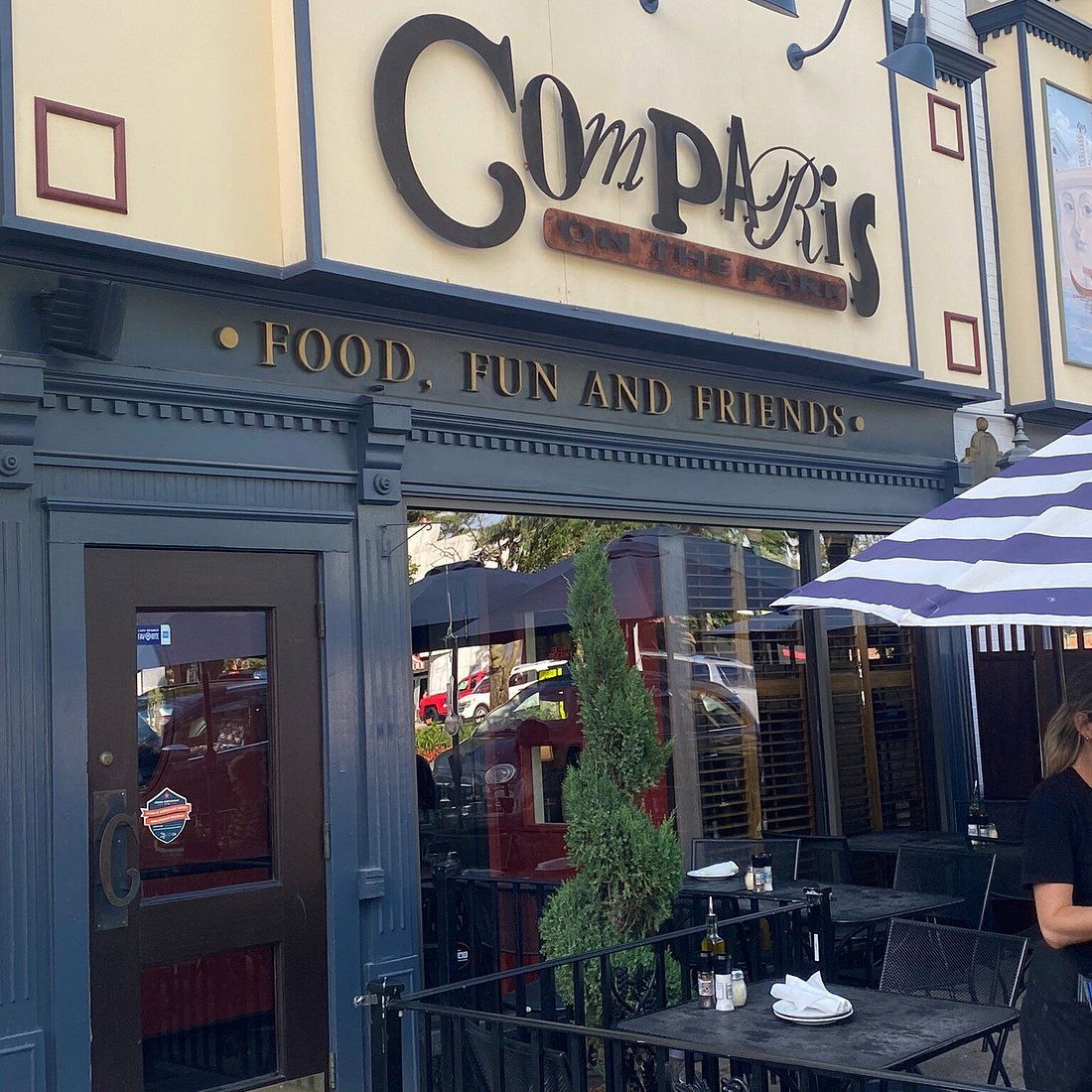 Compari's On the Park, Restaurant in Plymouth