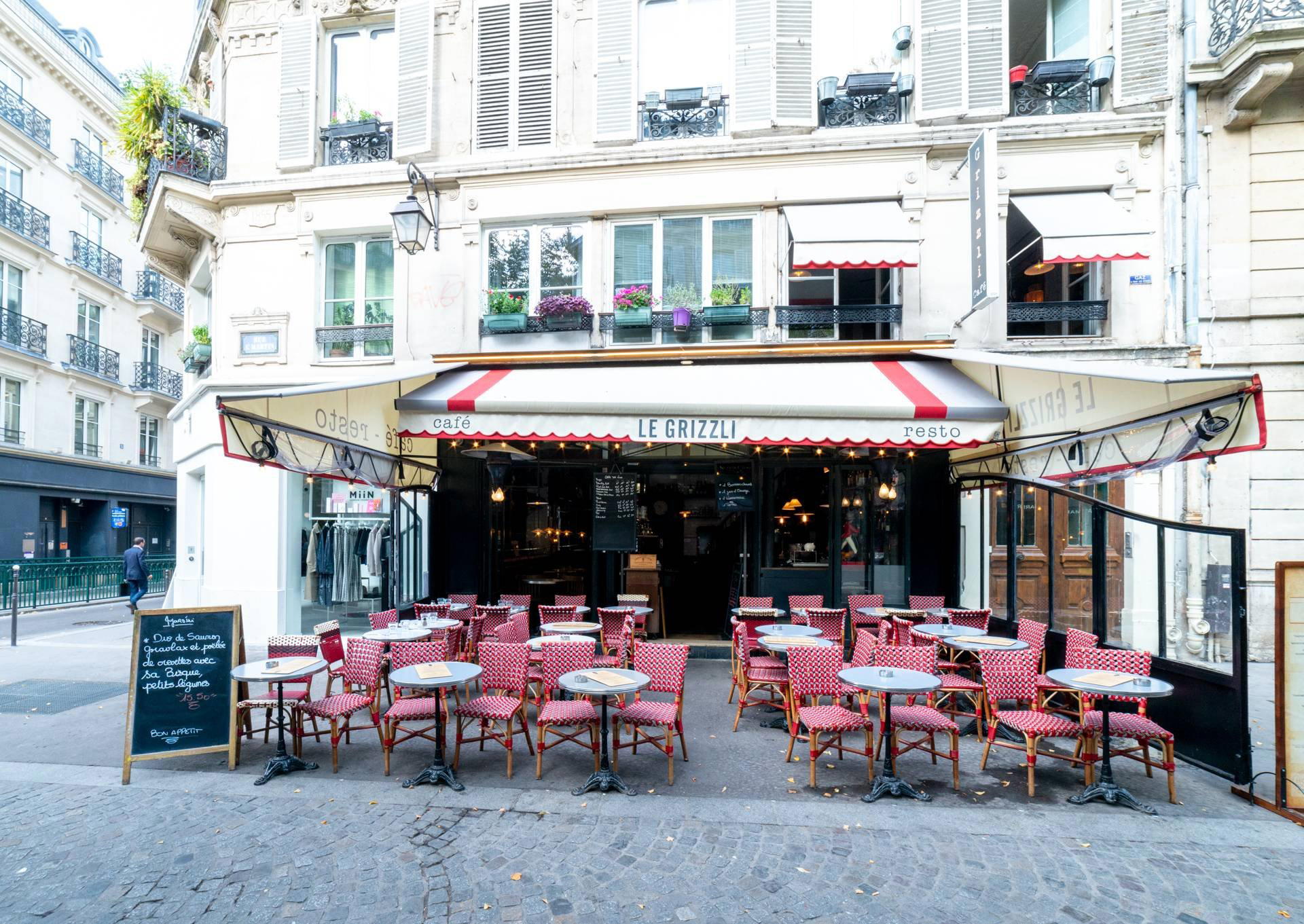 Grizzli Cafe restaurant in Paris, France