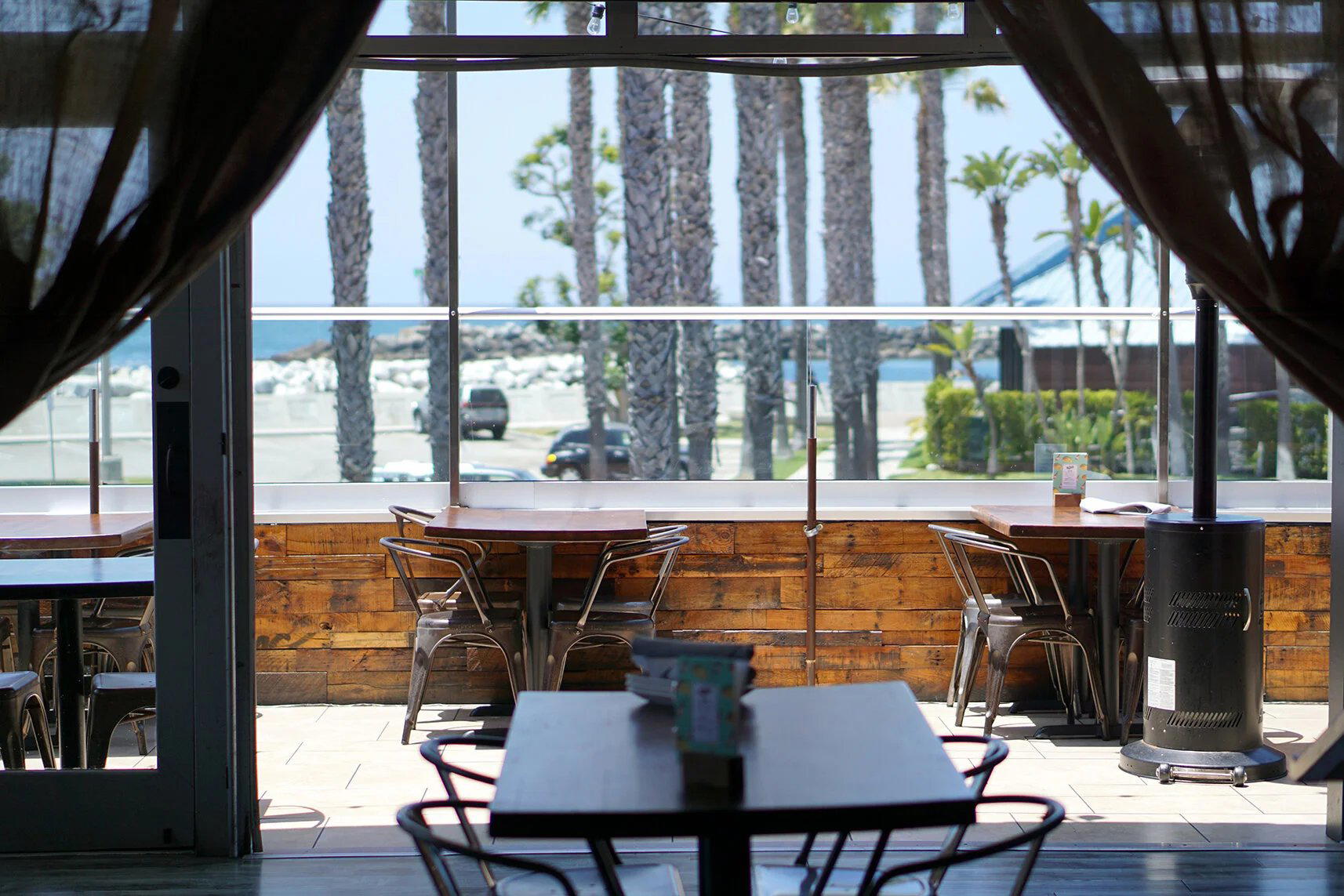 R/10 Social House restaurant in Redondo Beach, United States