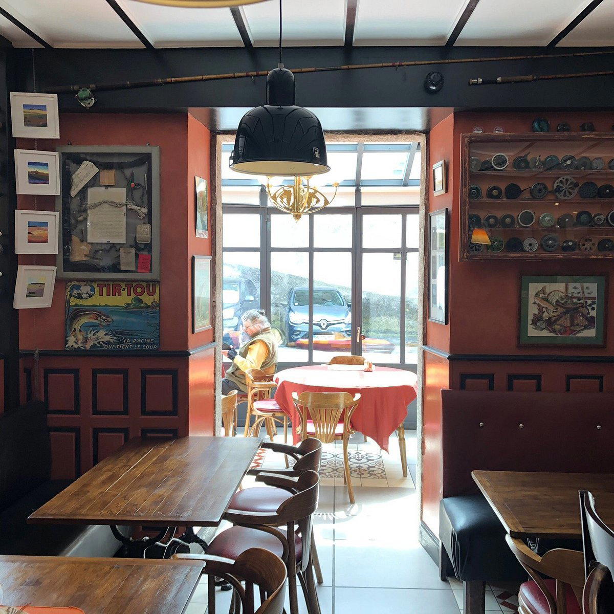 Chez Remise restaurant in Saint Urcize, France