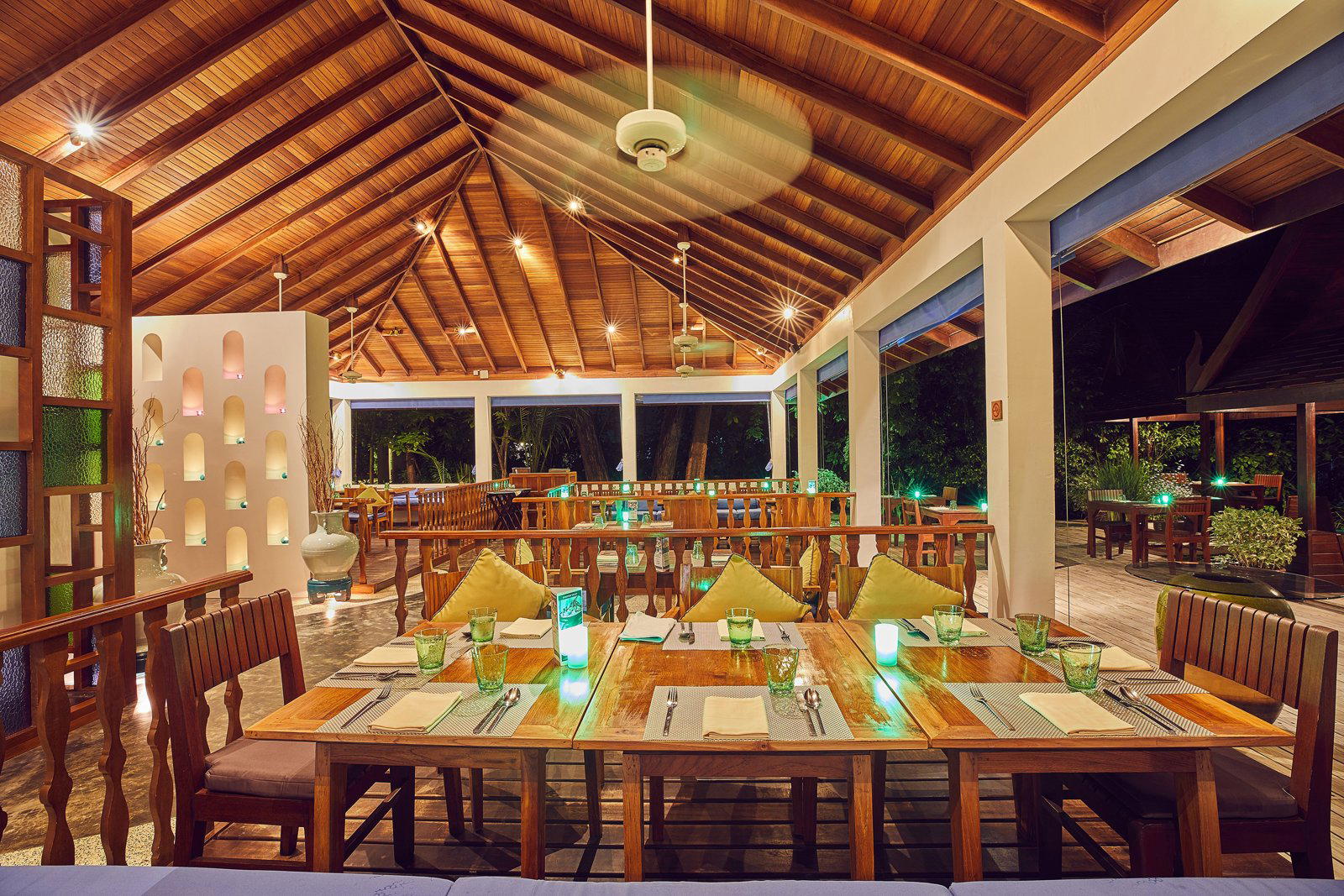 Atoll Market restaurant in South Ari Atoll