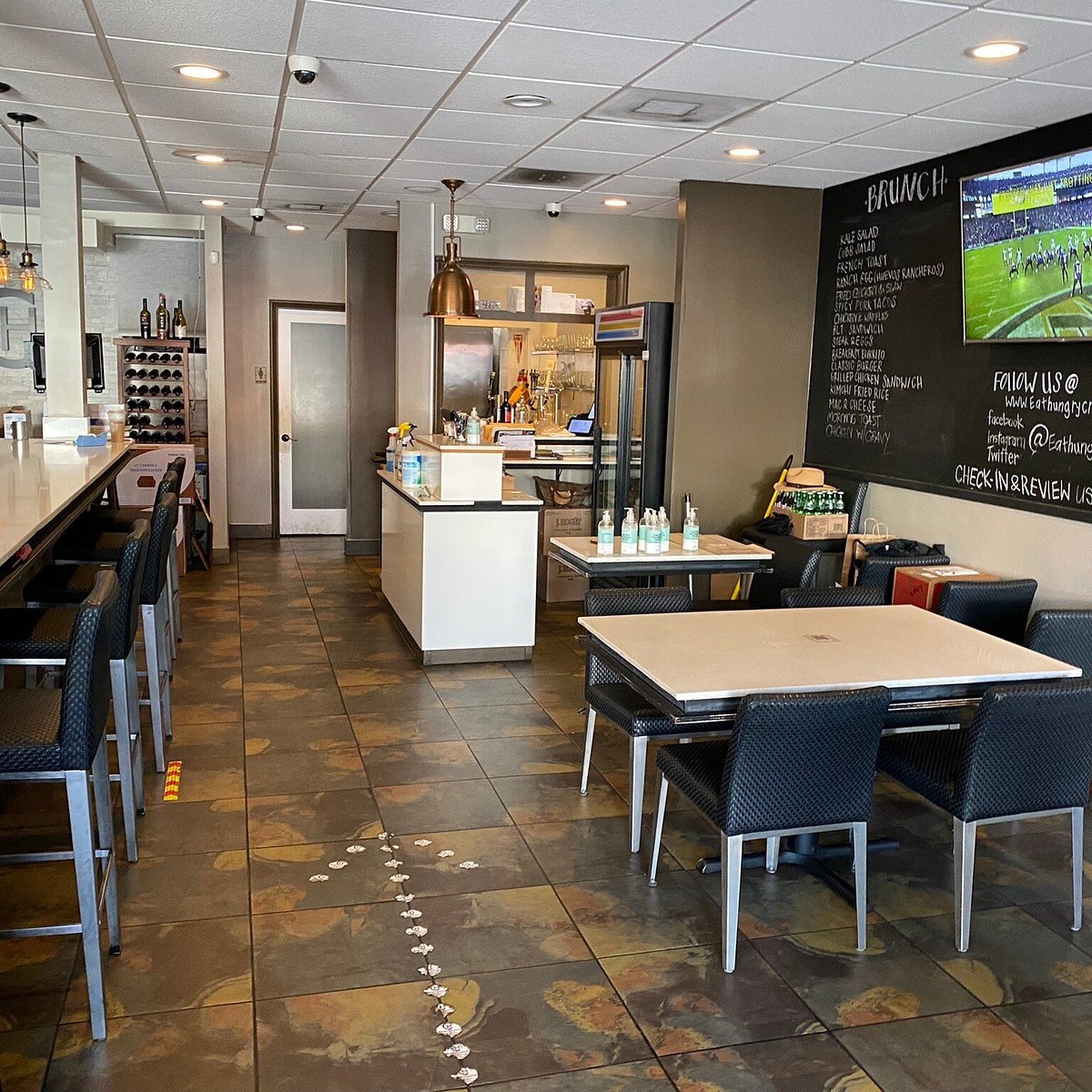 Hungry Crowd restaurant in Toluca Lake, United States