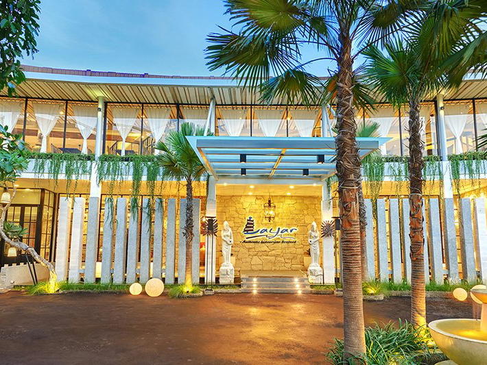 Layar Seafood KH Abdul Wahab Siamin, Surabaya, Indonesia