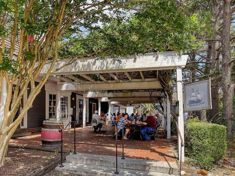 Gabriel Archer Tavern, Williamsburg, United States