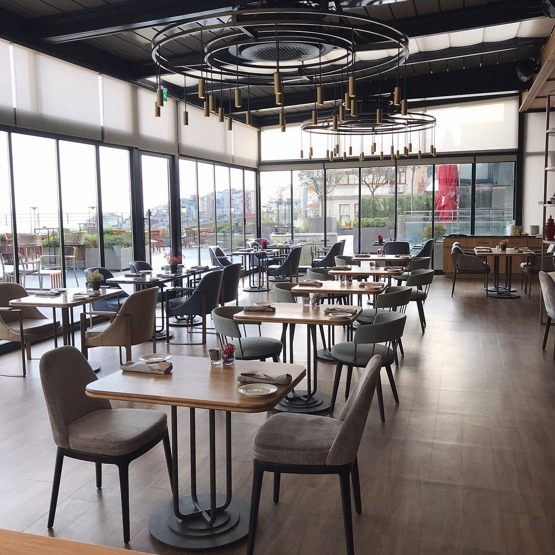 The Oven Brasserie & Terrace, Restaurant in Istanbul