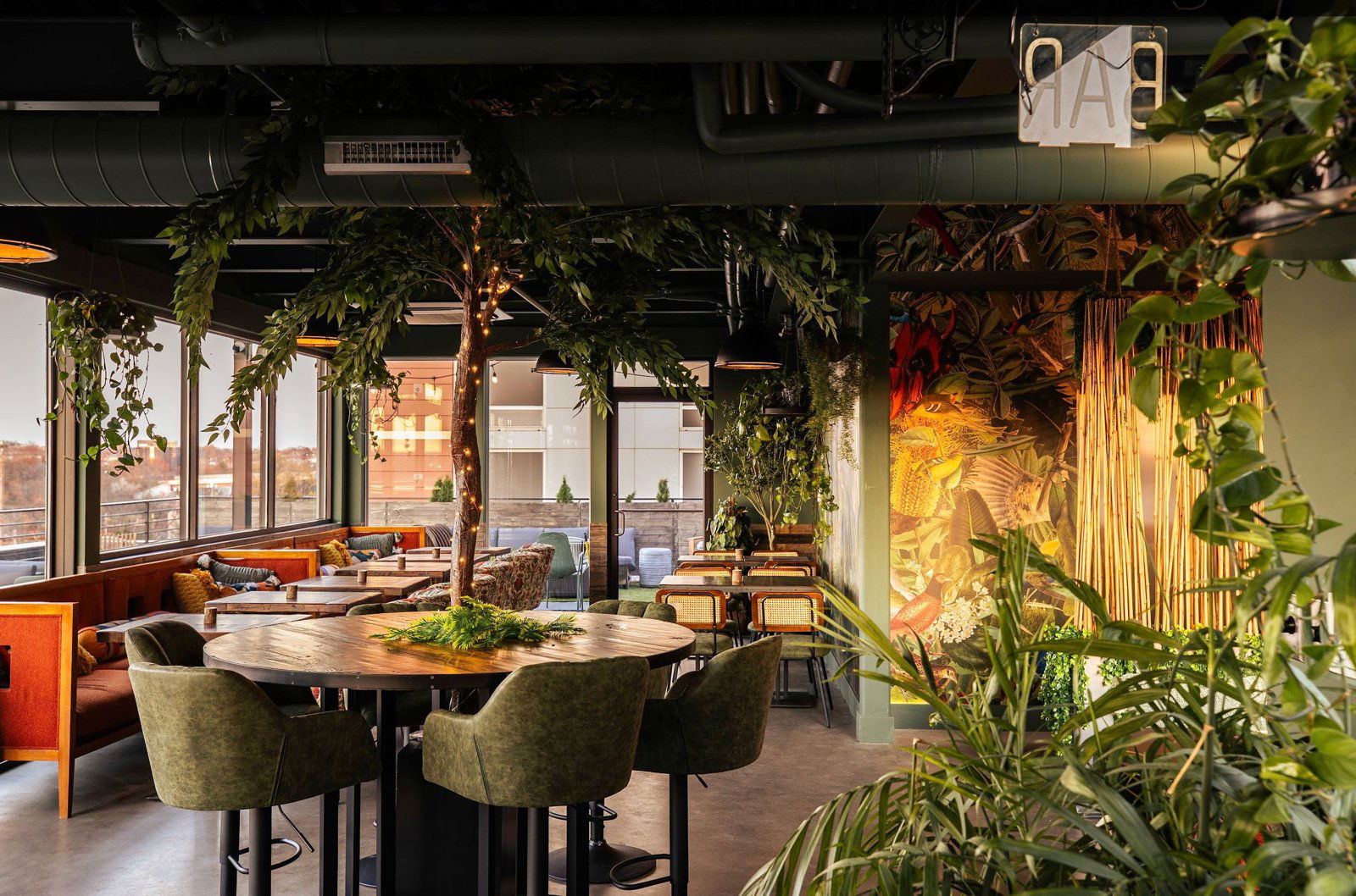 Treehouse Rooftop, Restaurant in Washington DC
