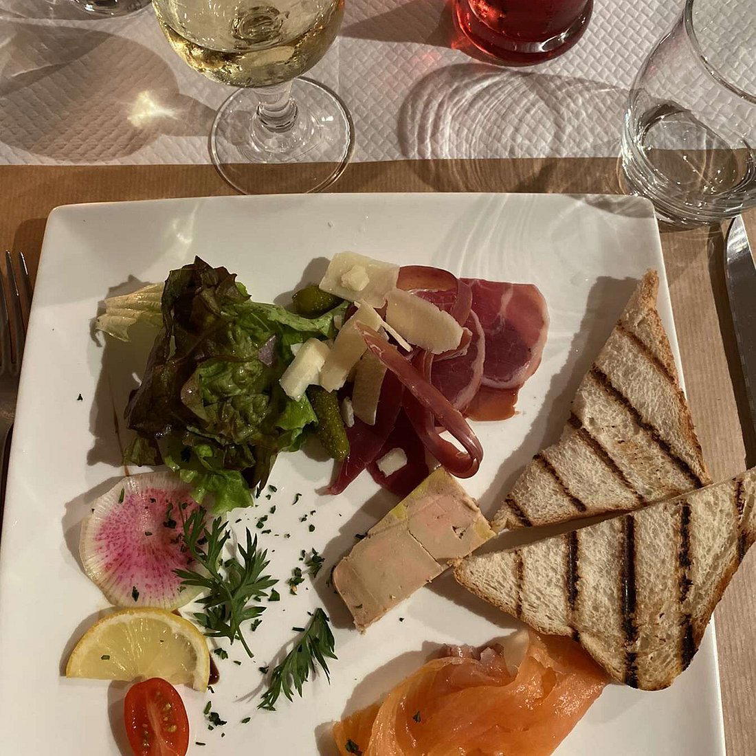 Auberge Du Kok Smid restaurant in Ledringhem, France