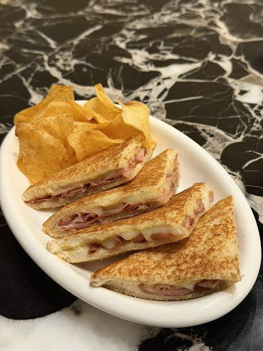 Harry’s Bistro, Restaurant in Makati