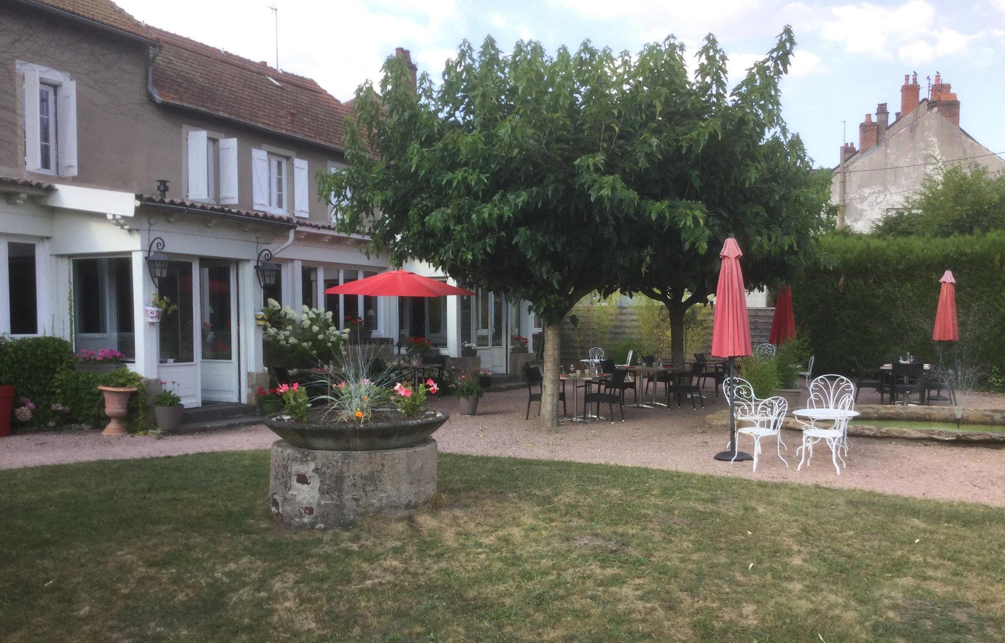 Hostellerie Du Vieux Moulin restaurant in Autun, France