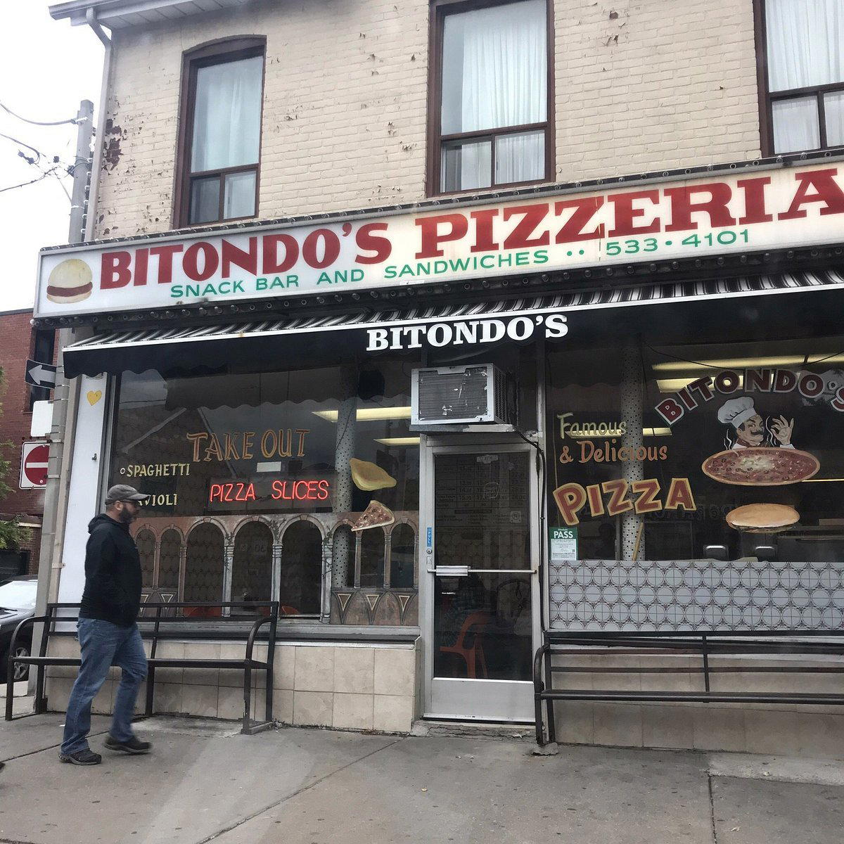 Bitondo Pizzeria restaurant in Toronto, Canada