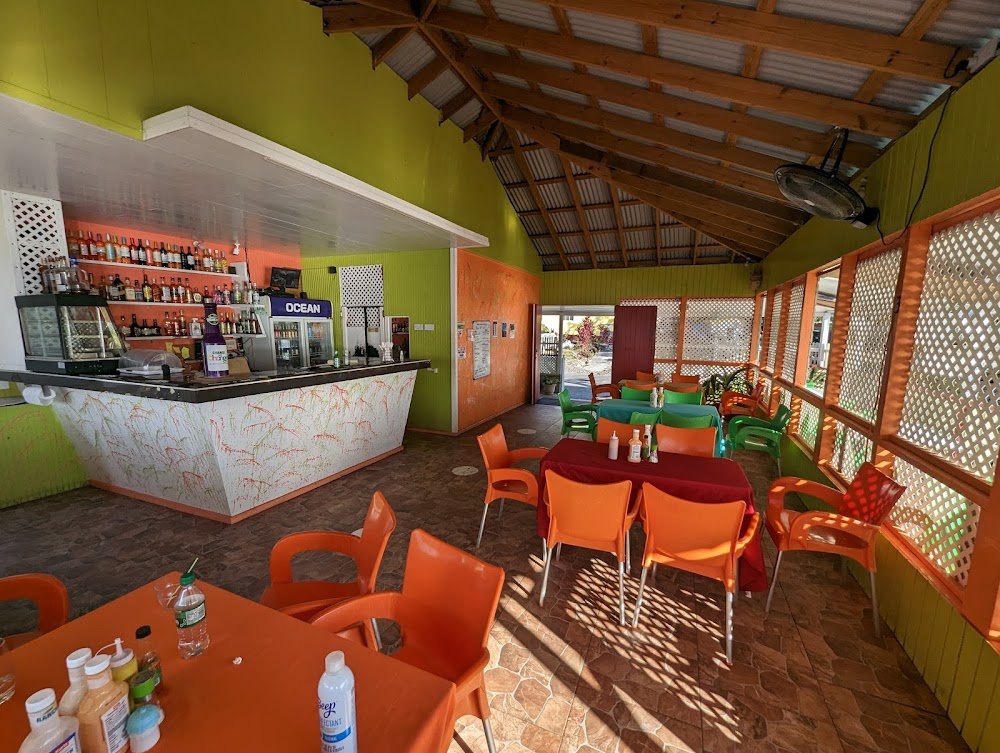 4 Seasons Restaurant & Bar